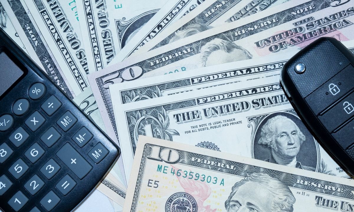 Calculating the cost of a windshield replacement in Cincinnati, OH